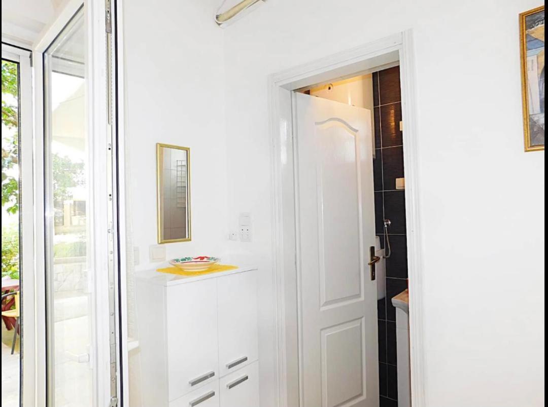 Lekic Apartment Budva